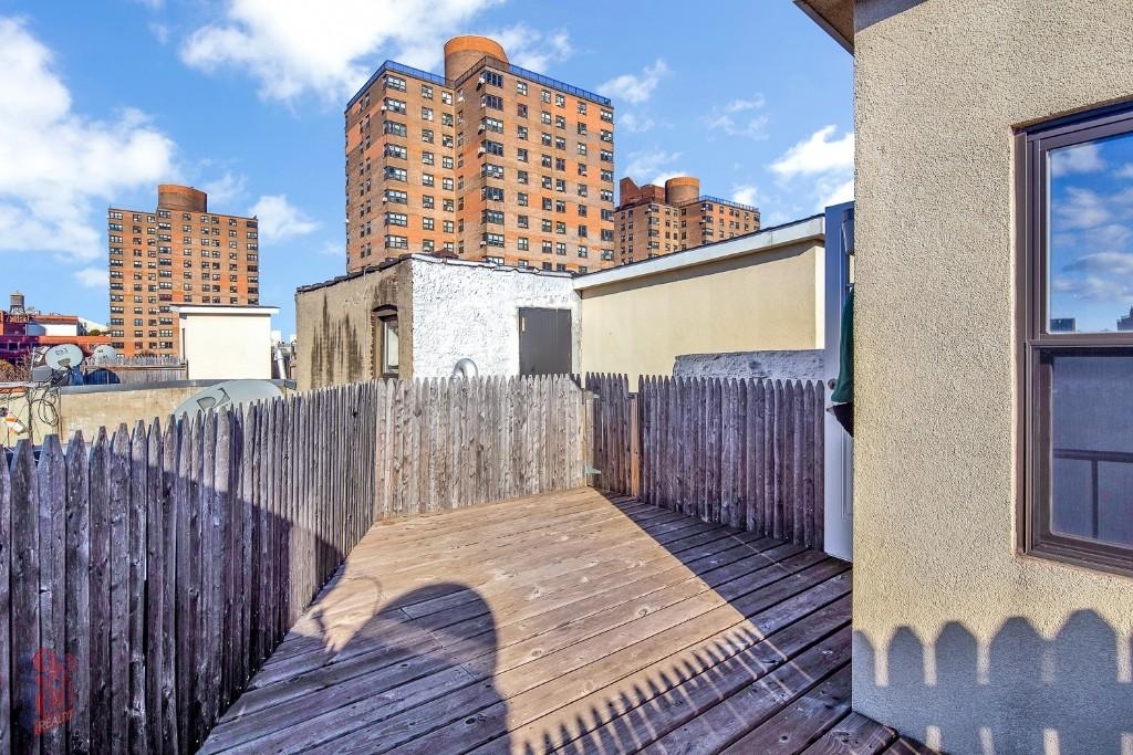 East 106th Street - Photo 5