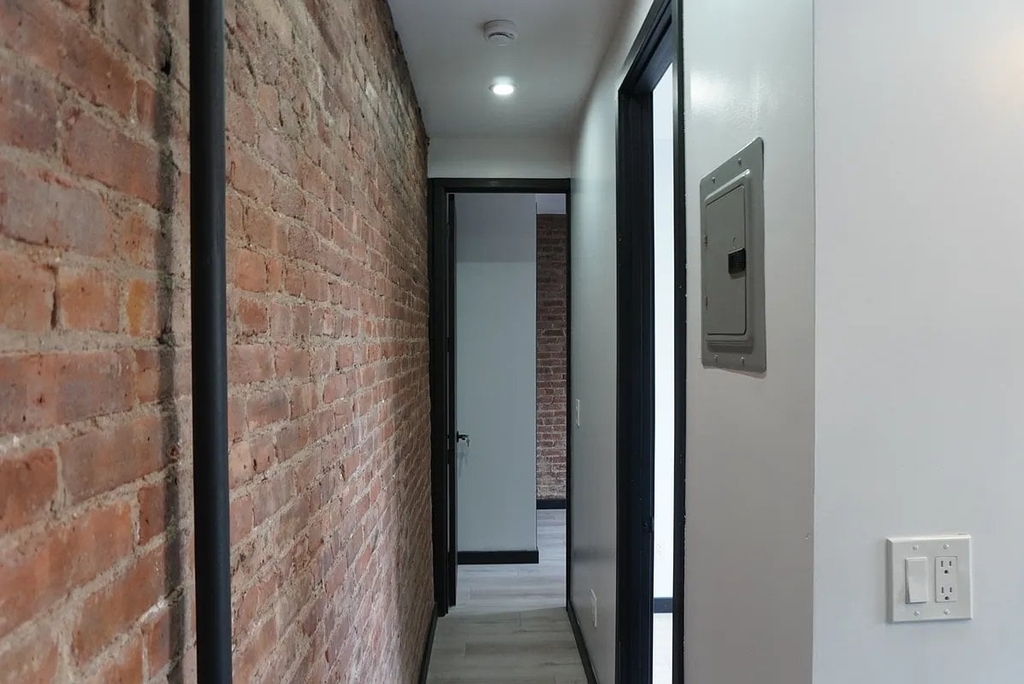 2nd Avenue - Photo 7