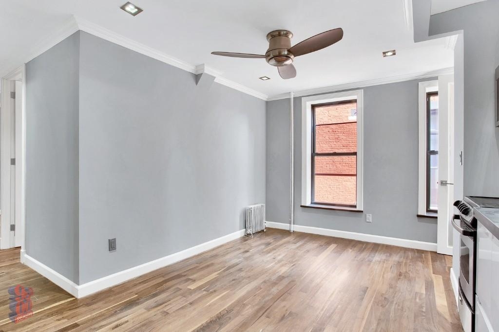 2nd Avenue - Photo 2