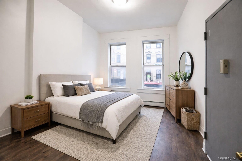 72-08 Forest Avenue - Photo 8