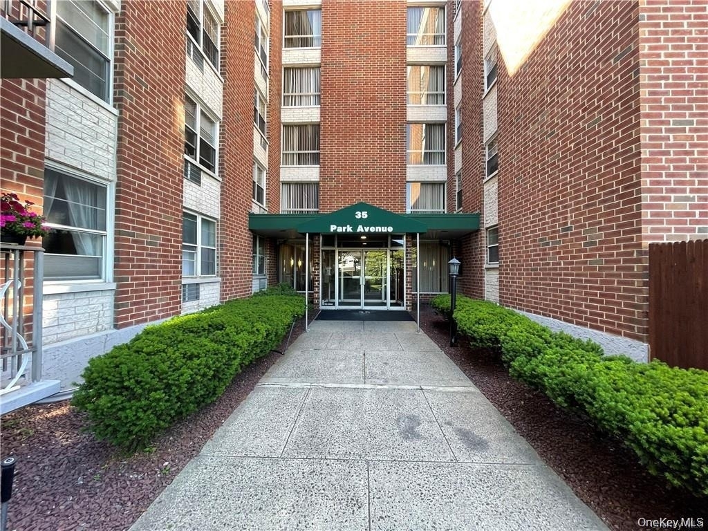 35 Park Avenue - Photo 2