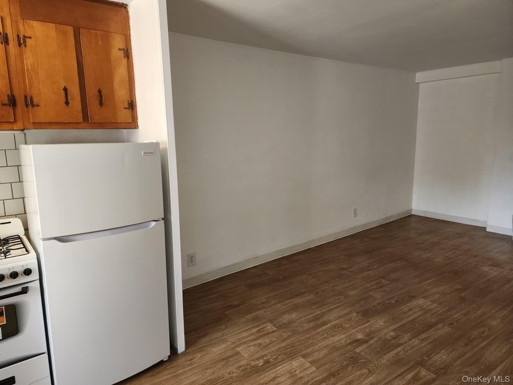 61-25 98th Street - Photo 5