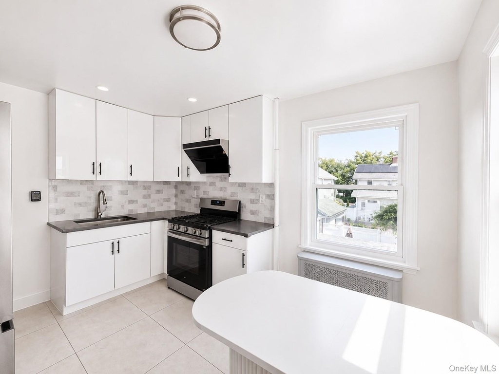 83 Lyon Place - Photo 1