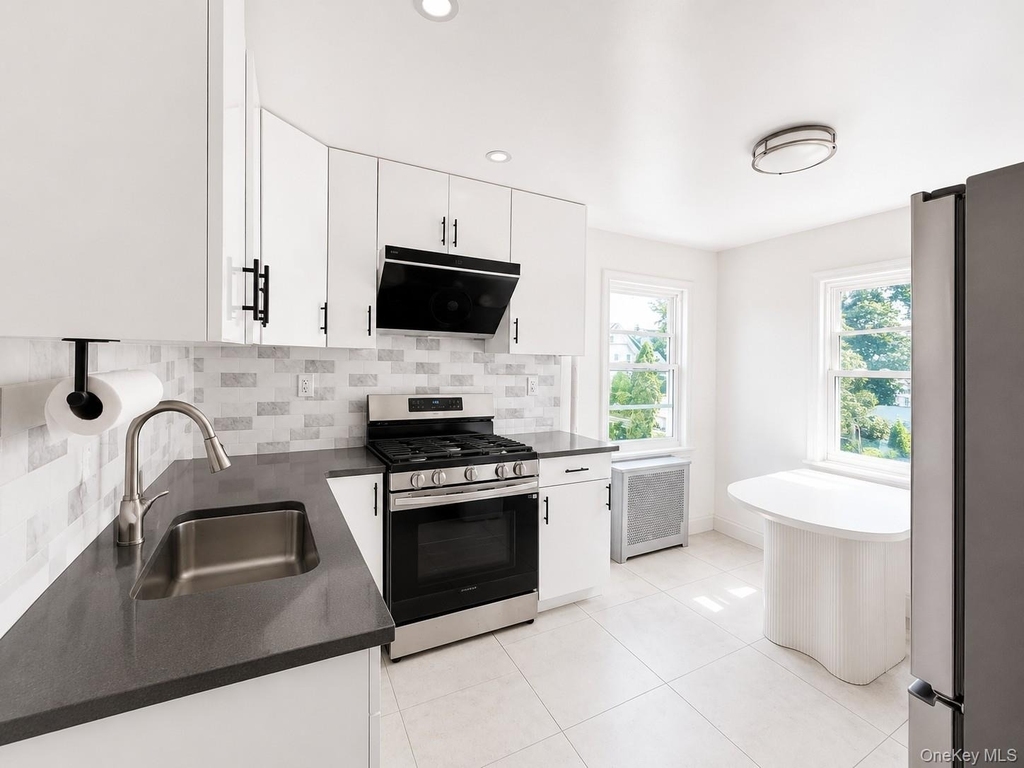 83 Lyon Place - Photo 2