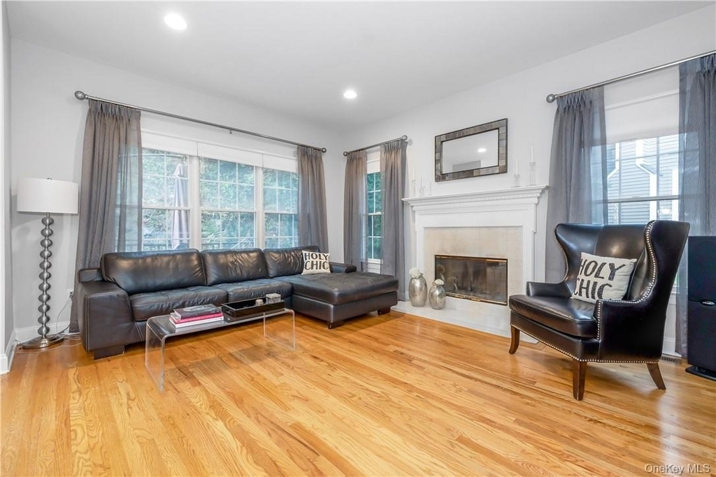 7 Hopkins Lane - Photo 5