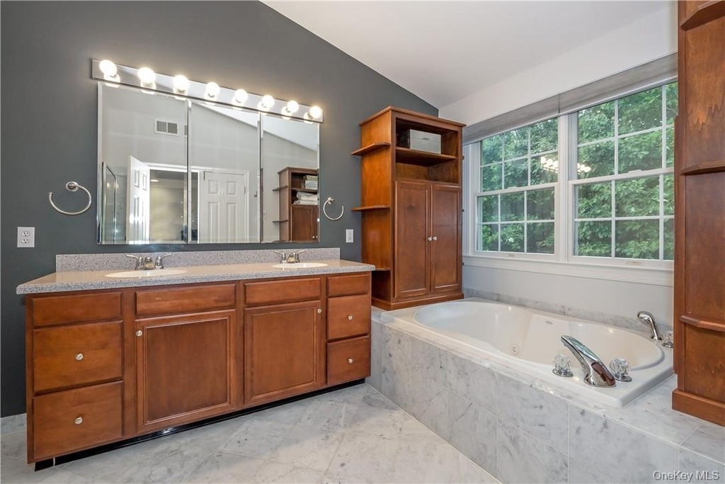 7 Hopkins Lane - Photo 13