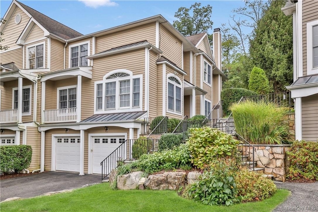 7 Hopkins Lane - Photo 0