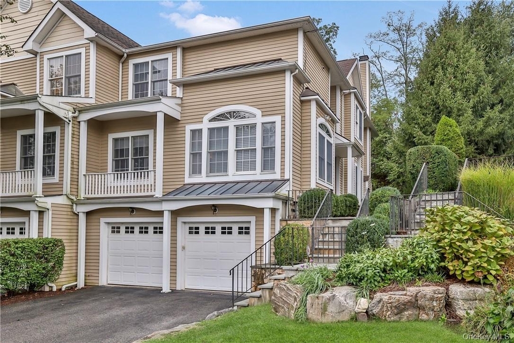 7 Hopkins Lane - Photo 1