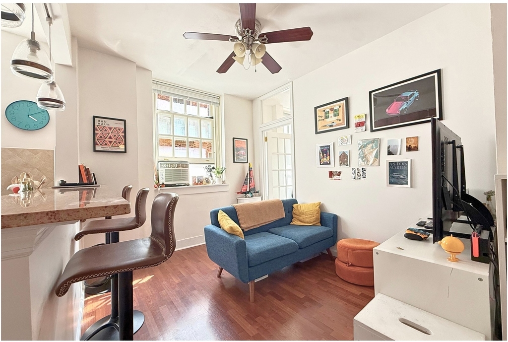 516 E 78th Street - Photo 2