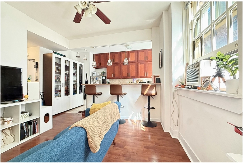 516 E 78th Street - Photo 0