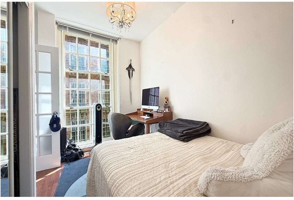 516 E 78th Street - Photo 4