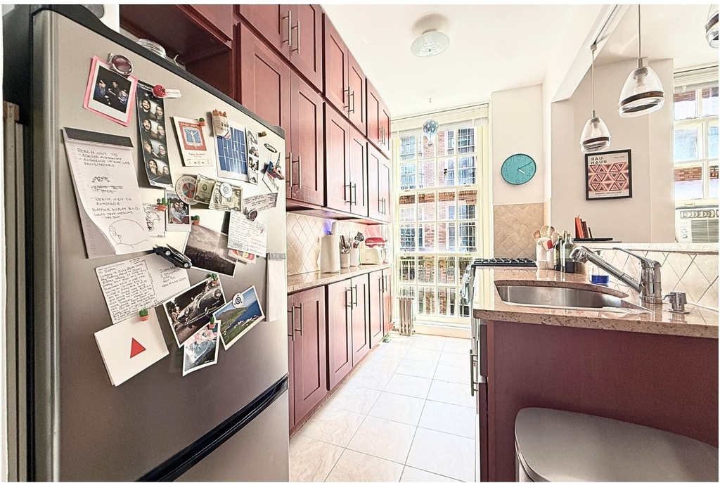 516 E 78th Street - Photo 1
