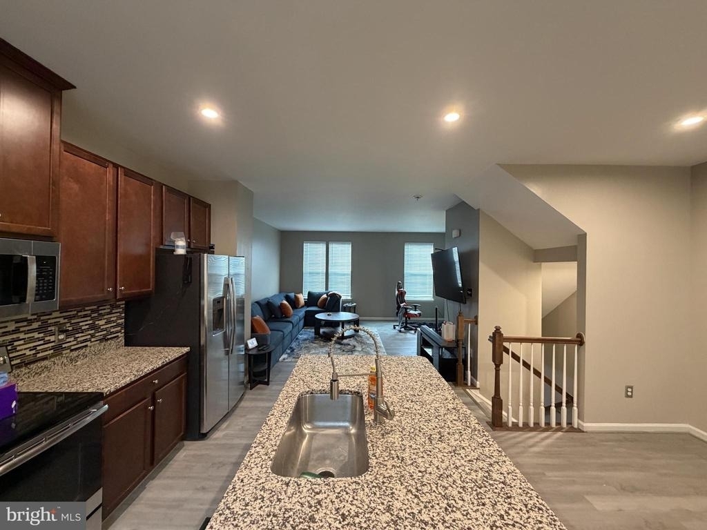 174 Ontario Drive - Photo 8