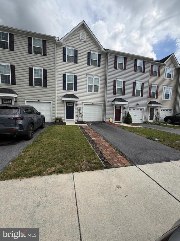 174 Ontario Drive - Photo 1