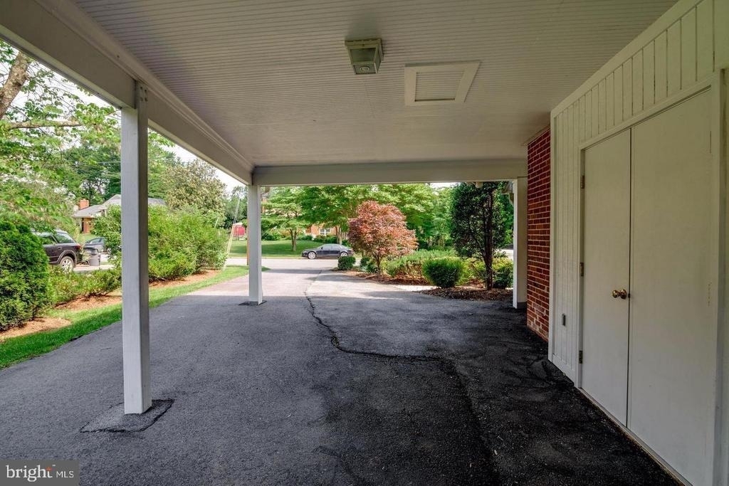 1415 Mayflower Drive - Photo 24