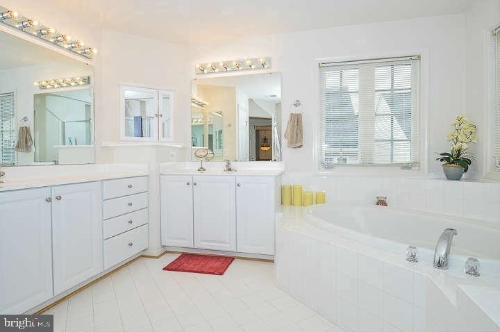 9910 East Hill Drive - Photo 10