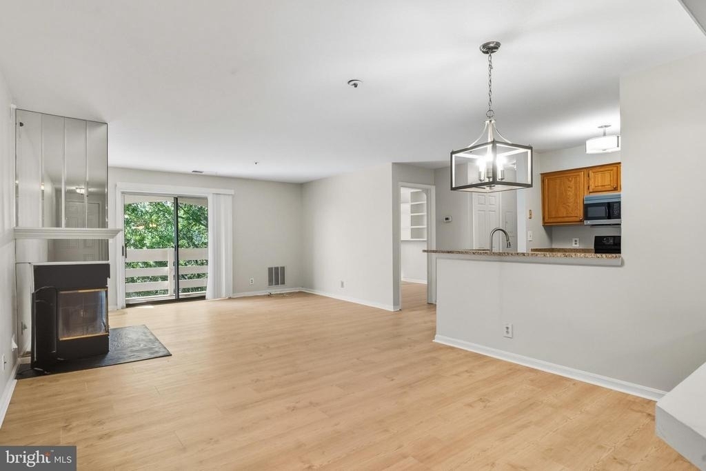 240 S Reynolds Street - Photo 6