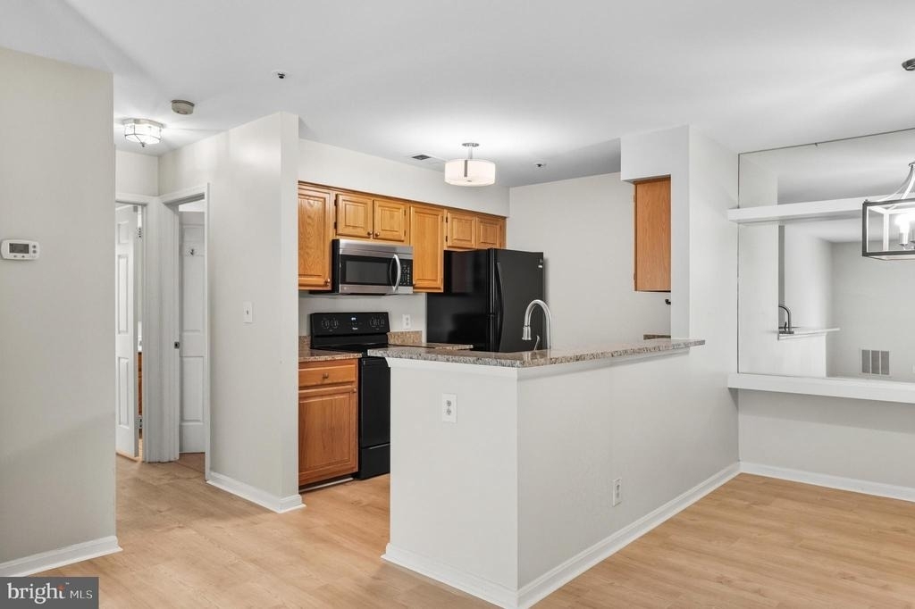 240 S Reynolds Street - Photo 17