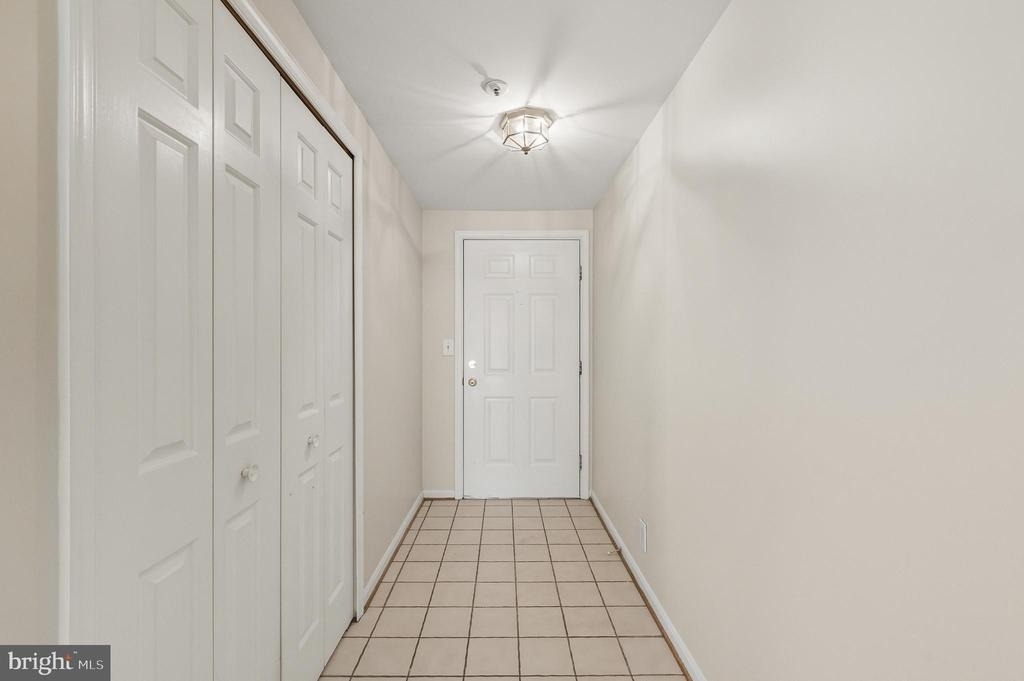 240 S Reynolds Street - Photo 5