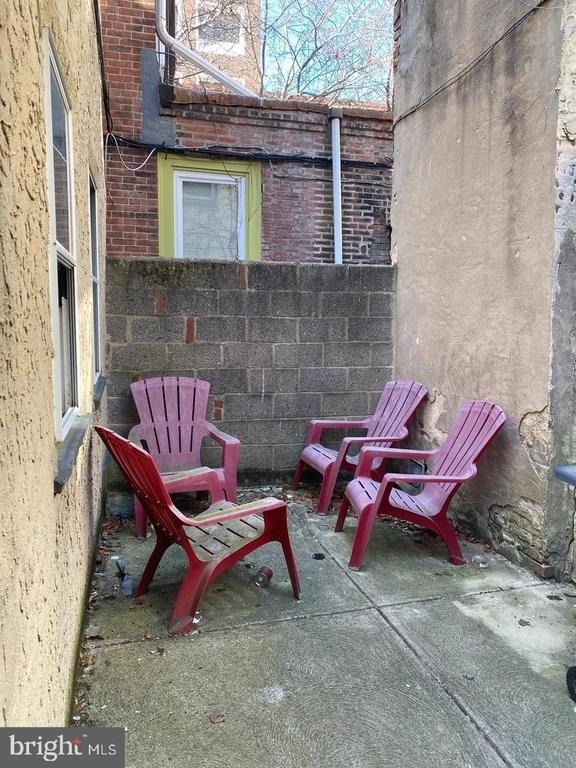 737 Spruce Street - Photo 8