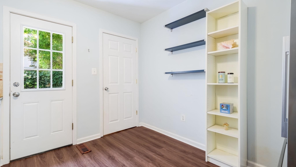 602 Clymer Street - Photo 5