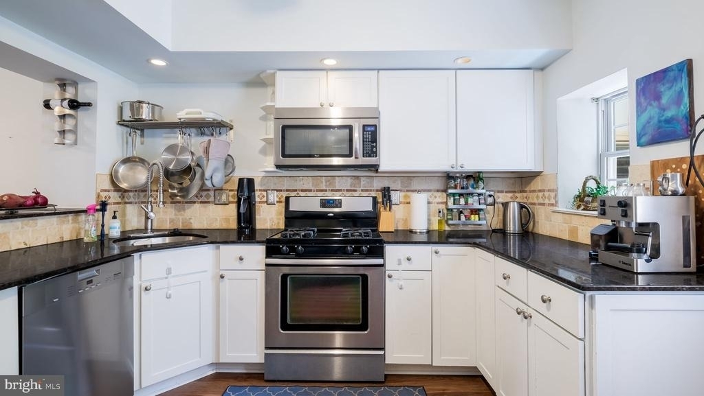 602 Clymer Street - Photo 4