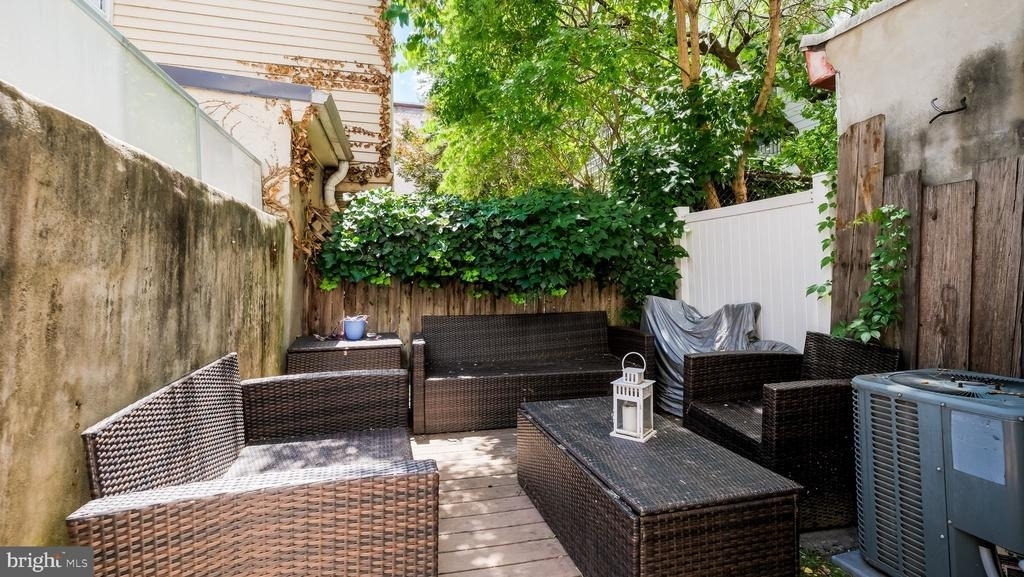 602 Clymer Street - Photo 14