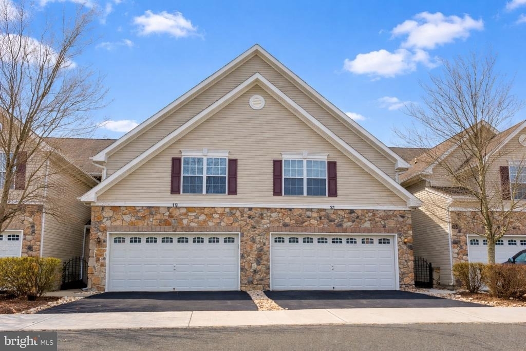 21 Miller Circle - Photo 0