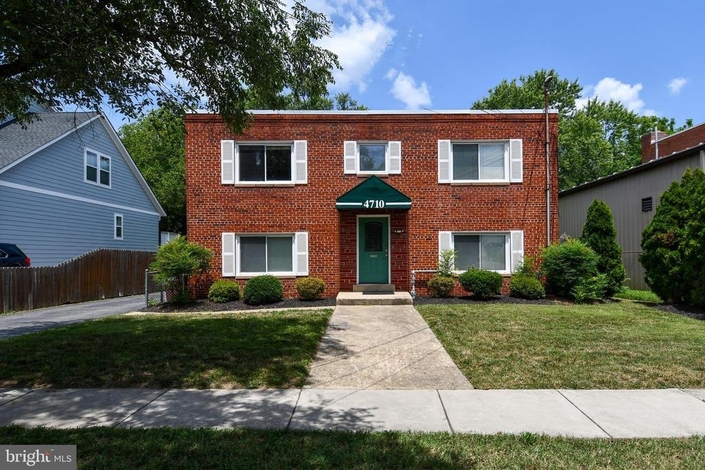 4710 Queensbury Road - Photo 0