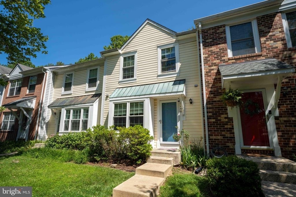 18246 Fox Chase Circle - Photo 2