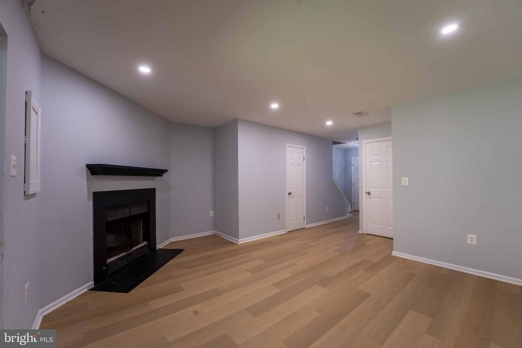 18246 Fox Chase Circle - Photo 22