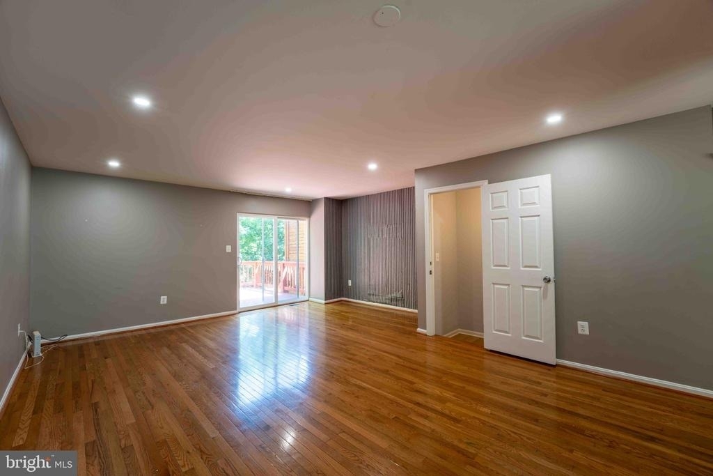 18246 Fox Chase Circle - Photo 7