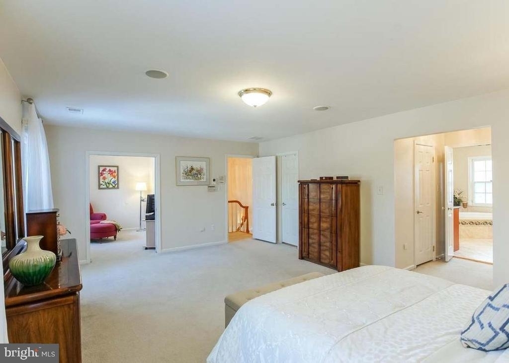 9720 Holloway Hill Court - Photo 10