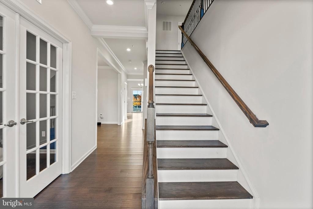 311 Sunrise Court - Photo 4