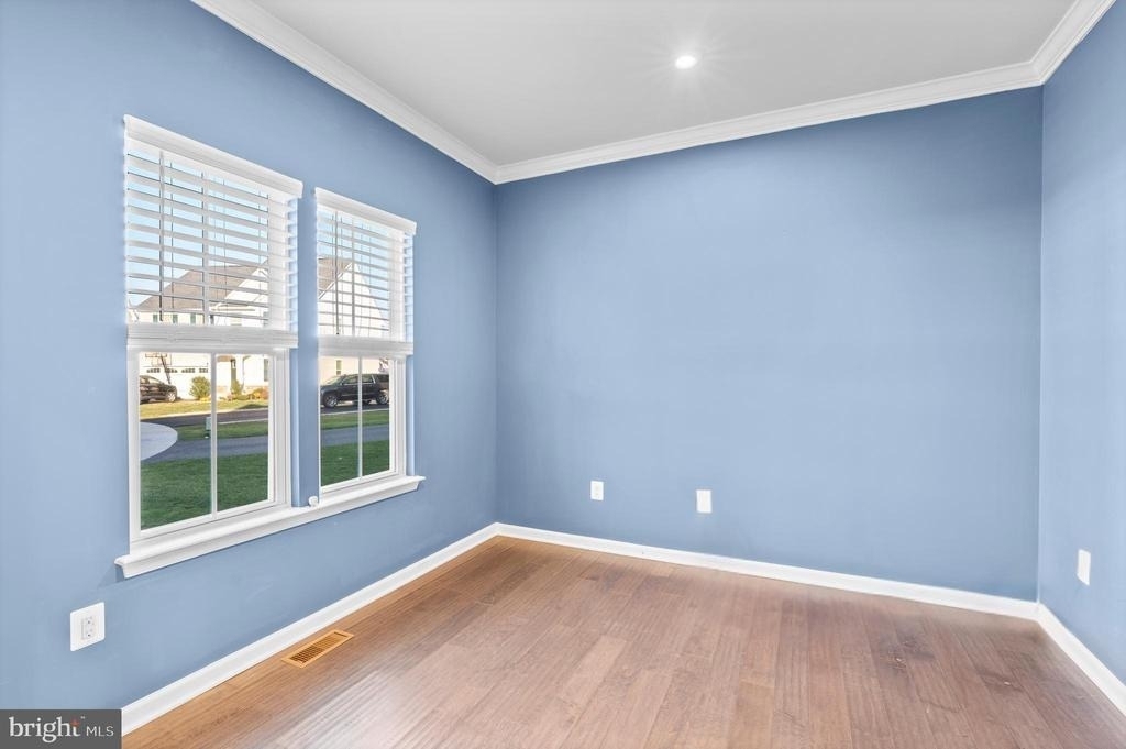 311 Sunrise Court - Photo 5