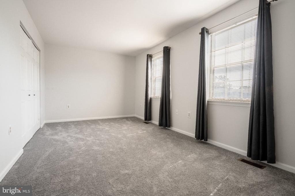 404 Terry Court - Photo 2