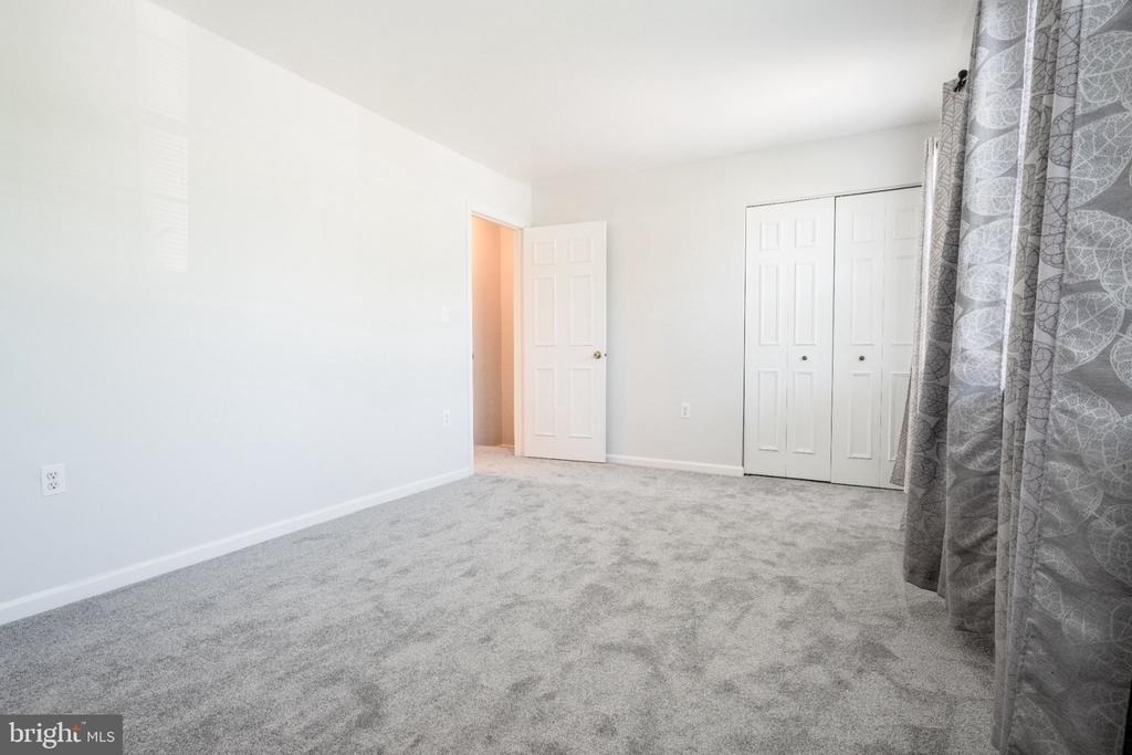 404 Terry Court - Photo 10