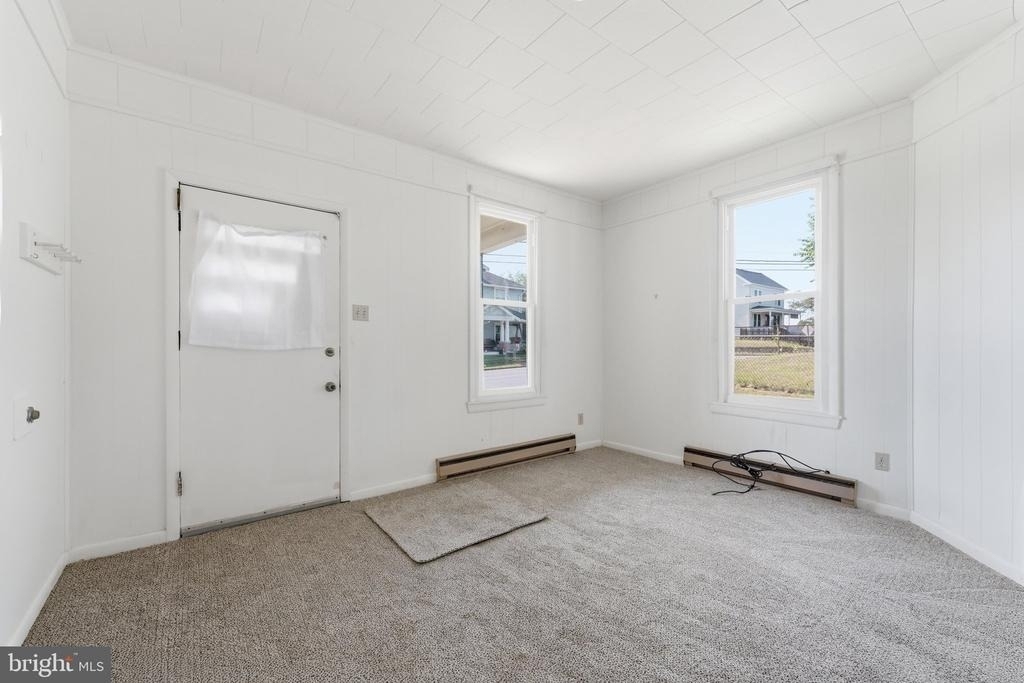 815 Maple Avenue N - Photo 4