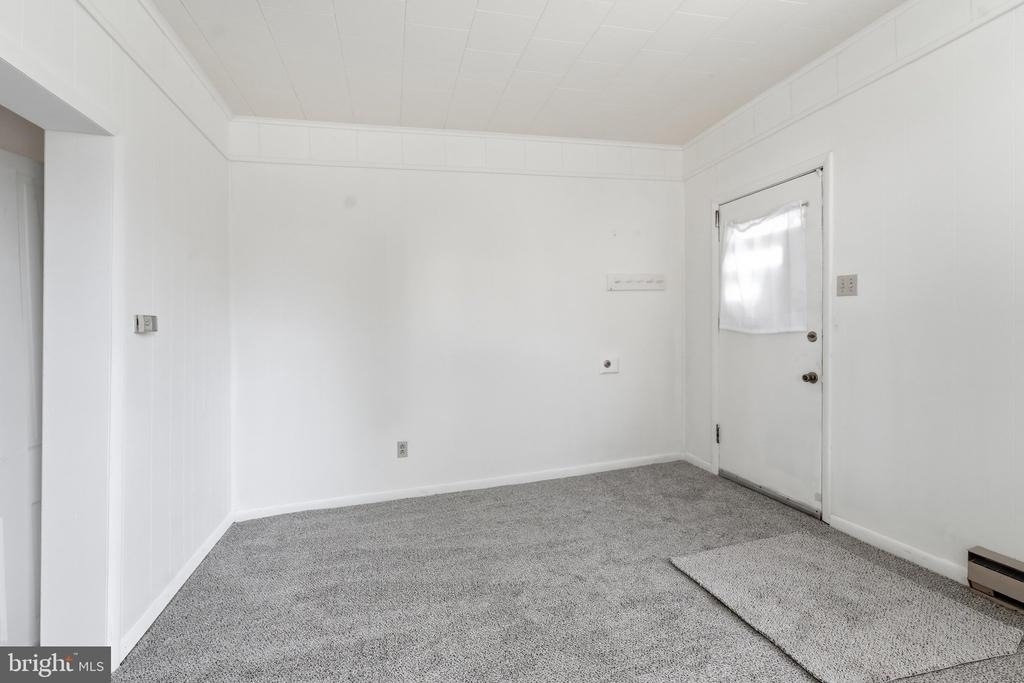 815 Maple Avenue N - Photo 7