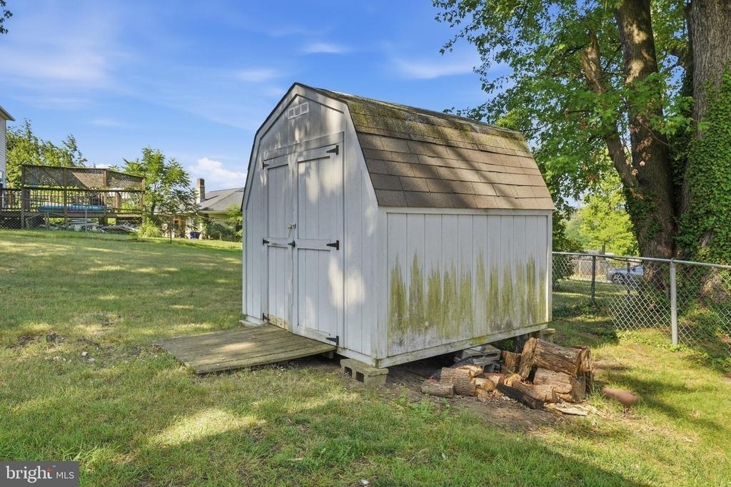 815 Maple Avenue N - Photo 41