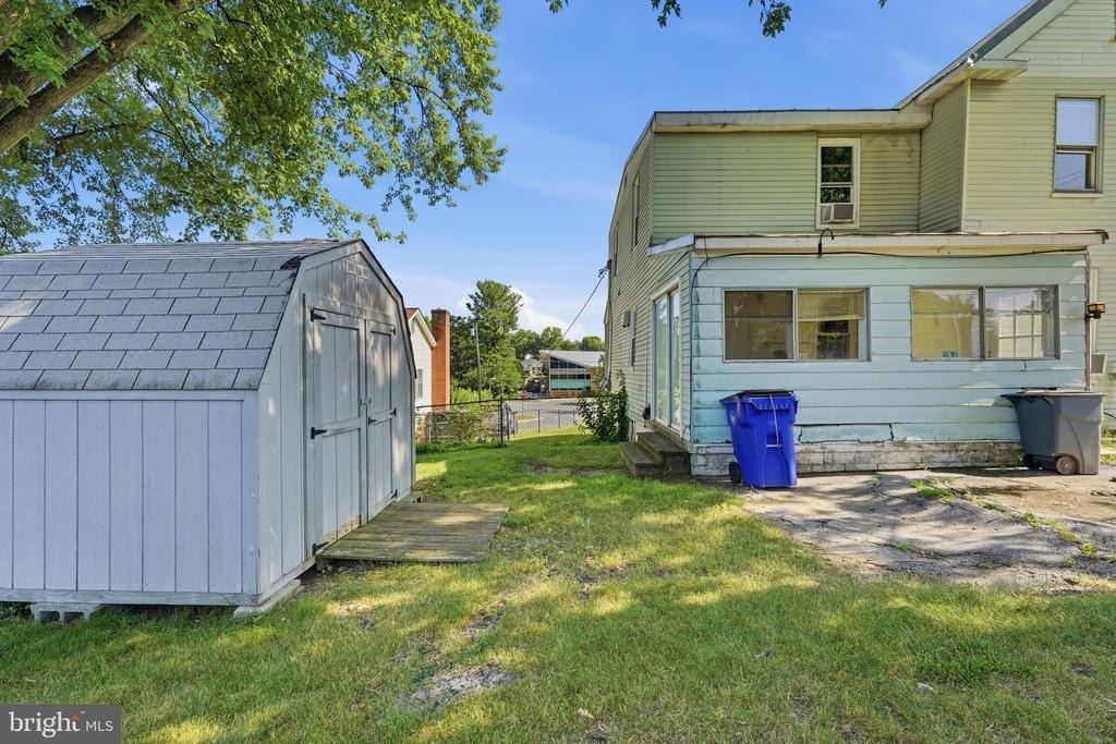 815 Maple Avenue N - Photo 43