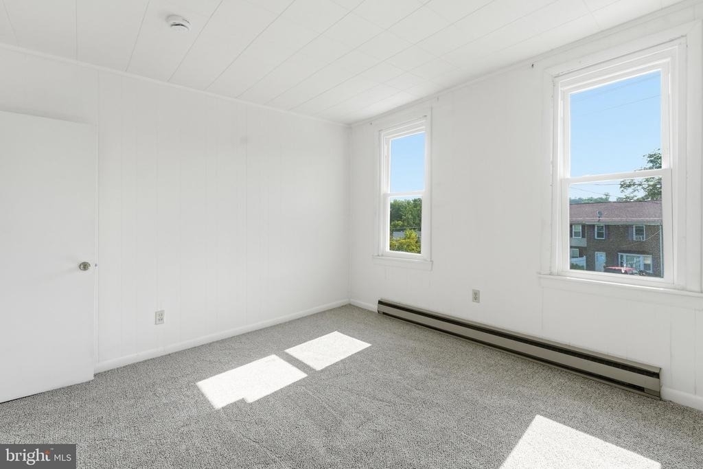 815 Maple Avenue N - Photo 33