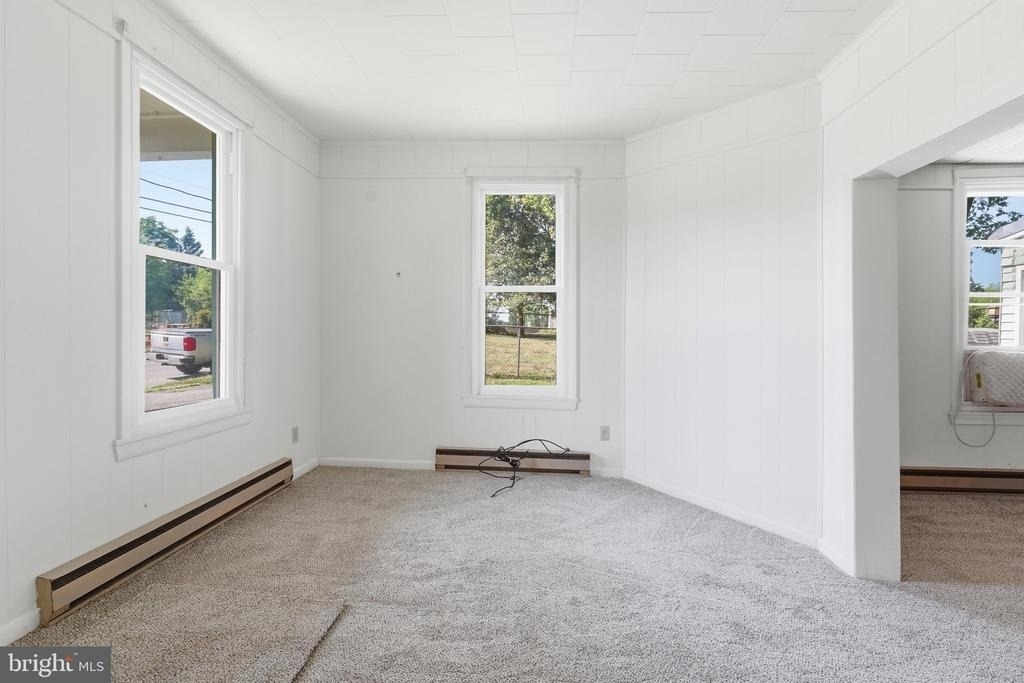 815 Maple Avenue N - Photo 6