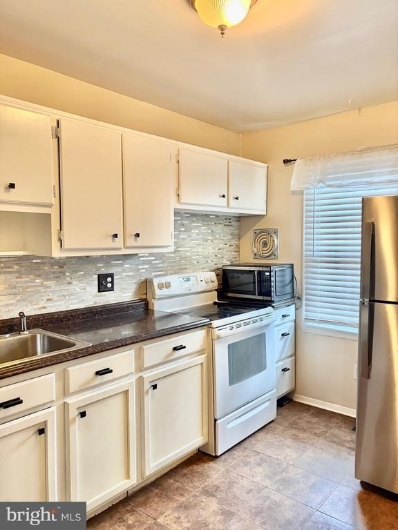 13 Mitnick Court - Photo 6