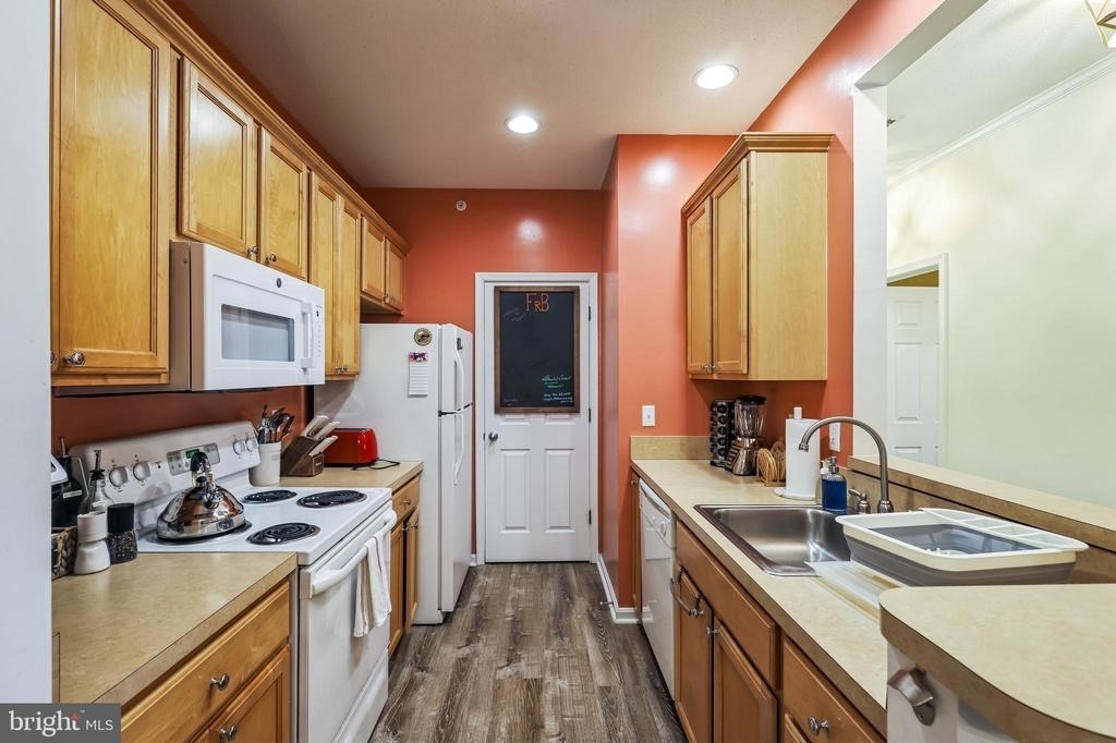 17054 N Brandt Street - Photo 11