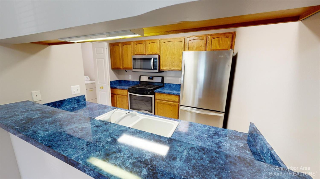 2666 S Knightsbridge Circle - Photo 3