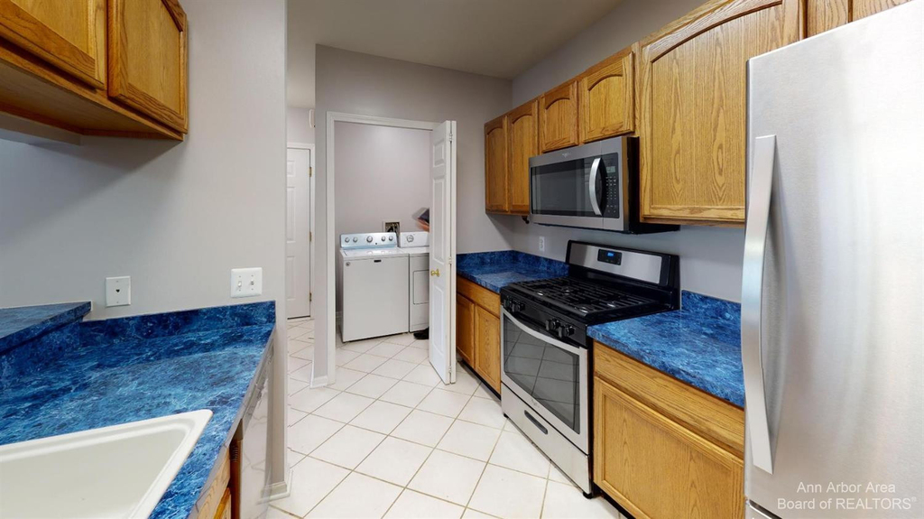 2666 S Knightsbridge Circle - Photo 2