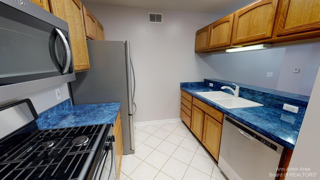 2666 S Knightsbridge Circle - Photo 1