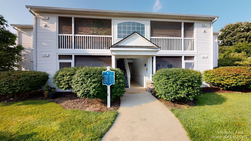 2666 S Knightsbridge Circle - Photo 0