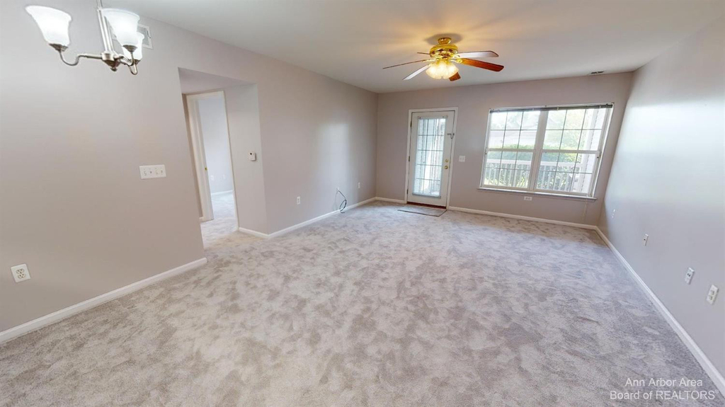 2666 S Knightsbridge Circle - Photo 5